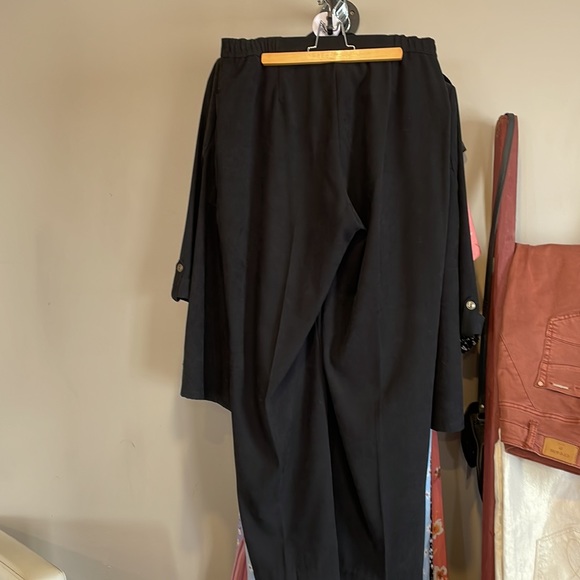 Traditions Country Collection 2pc set - Picture 7 of 7